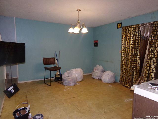 1212 Churing, San Antonio, TX 78245