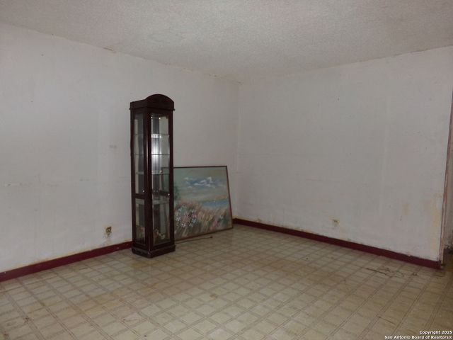 1212 Churing, San Antonio, TX 78245