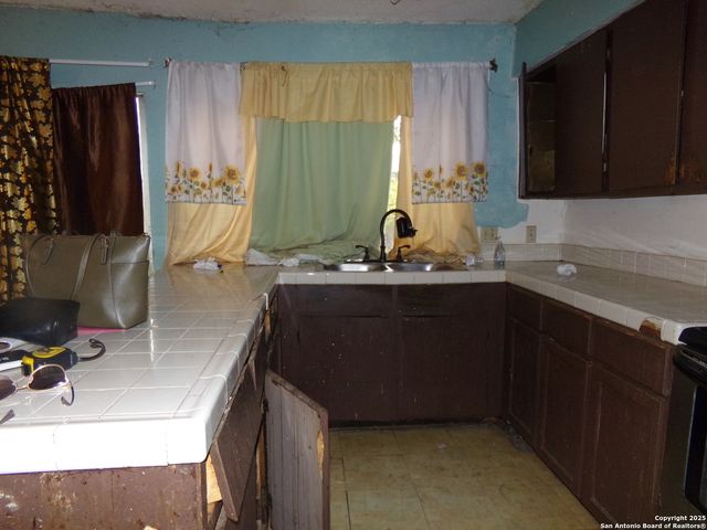 1212 Churing, San Antonio, TX 78245