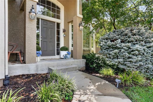 4425 Silverheel Street, Shawnee, KS 66226