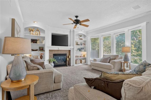 4425 Silverheel Street, Shawnee, KS 66226