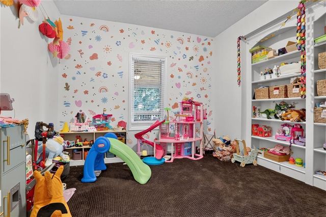 4425 Silverheel Street, Shawnee, KS 66226
