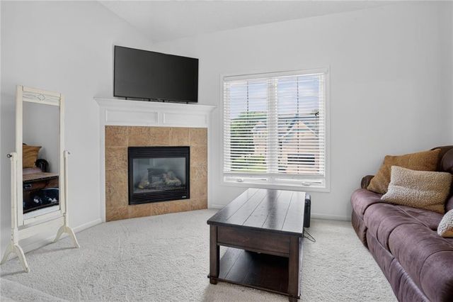 4425 Silverheel Street, Shawnee, KS 66226