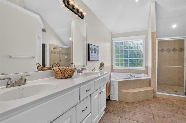4425 Silverheel Street, Shawnee, KS 66226