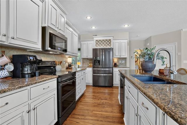 4425 Silverheel Street, Shawnee, KS 66226