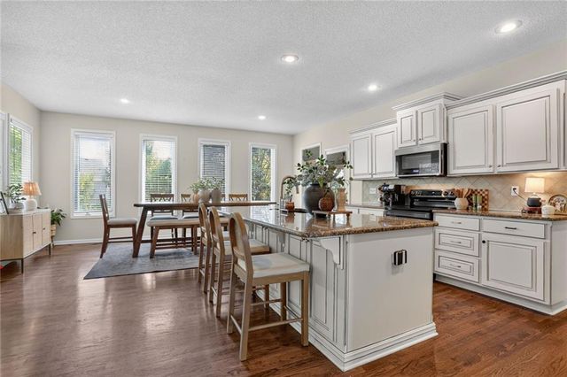 4425 Silverheel Street, Shawnee, KS 66226