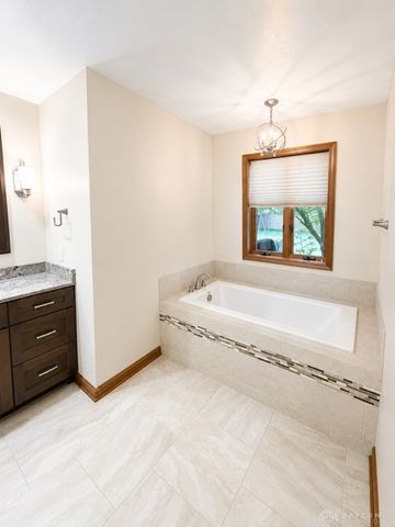 8782 Cottonwood Place, Springboro, OH 45066