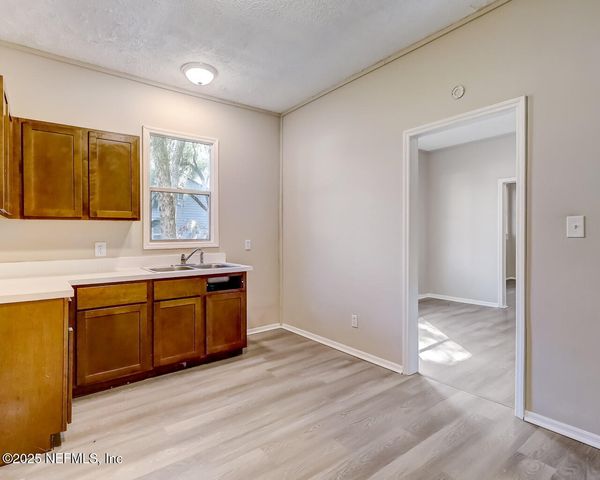 8951 6TH Avenue, Jacksonville, FL 32208