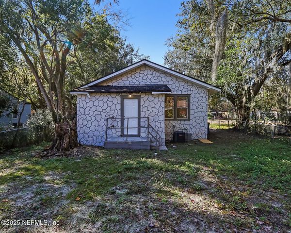 8951 6TH Avenue, Jacksonville, FL 32208