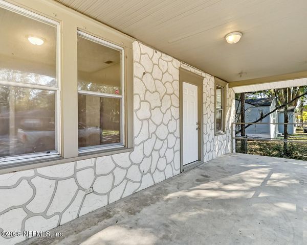 8951 6TH Avenue, Jacksonville, FL 32208