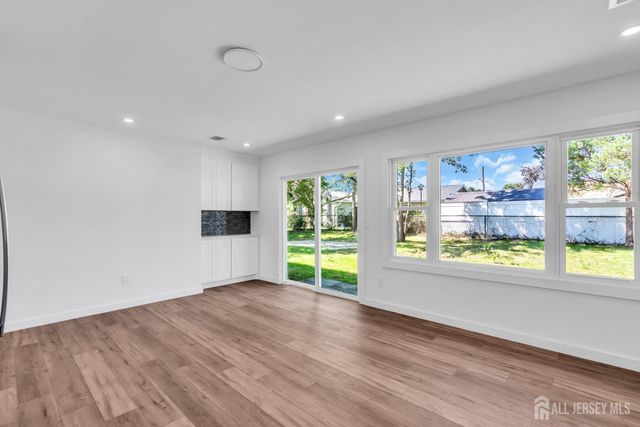 19 Inwood Avenue, Monroe, NJ 08831