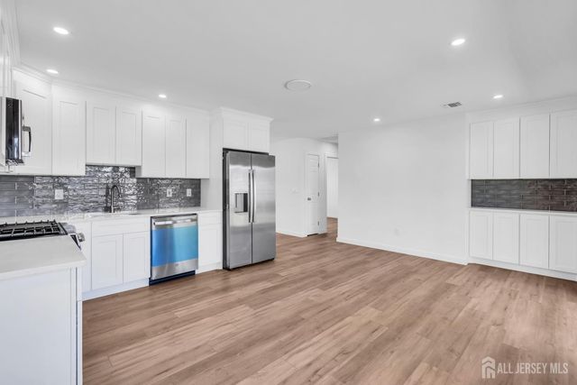 19 Inwood Avenue, Monroe, NJ 08831