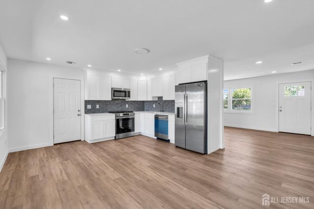 19 Inwood Avenue, Monroe, NJ 08831
