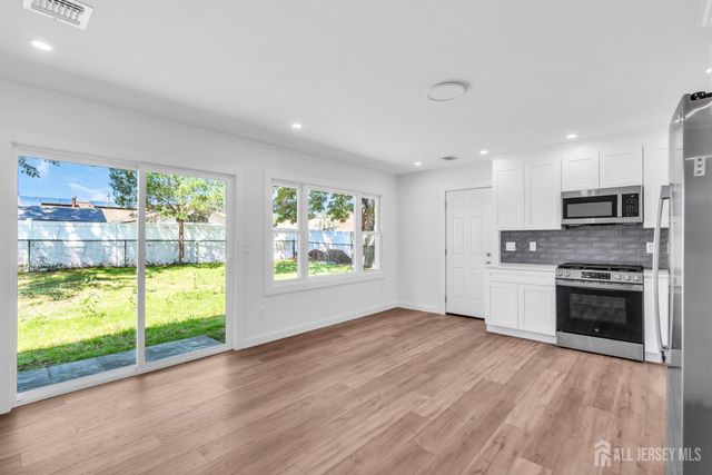 19 Inwood Avenue, Monroe, NJ 08831