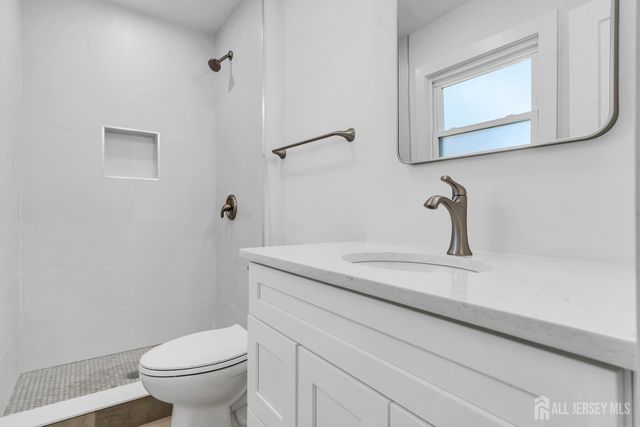 19 Inwood Avenue, Monroe, NJ 08831