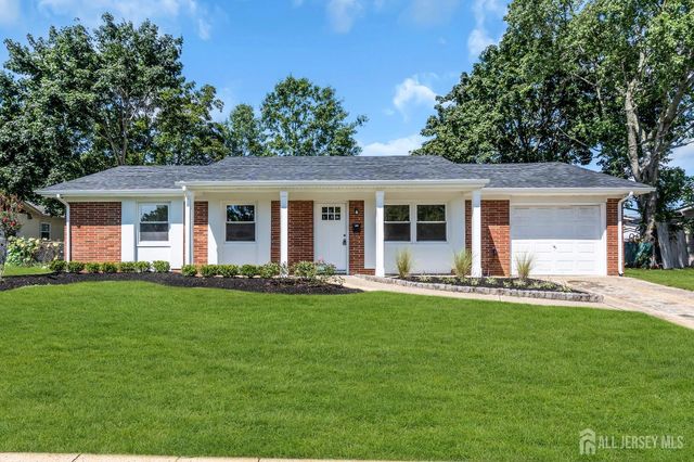 19 Inwood Avenue, Monroe, NJ 08831
