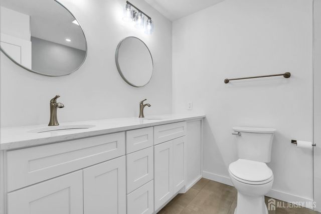 19 Inwood Avenue, Monroe, NJ 08831