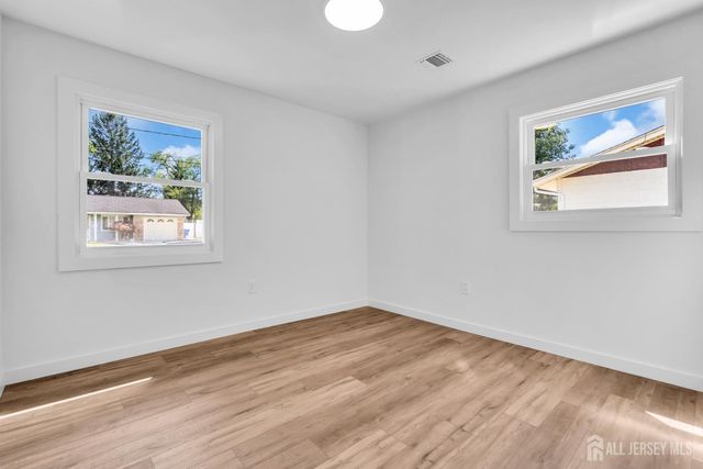 19 Inwood Avenue, Monroe, NJ 08831