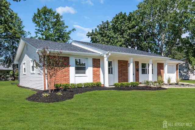 19 Inwood Avenue, Monroe, NJ 08831