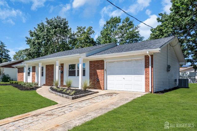 19 Inwood Avenue, Monroe, NJ 08831