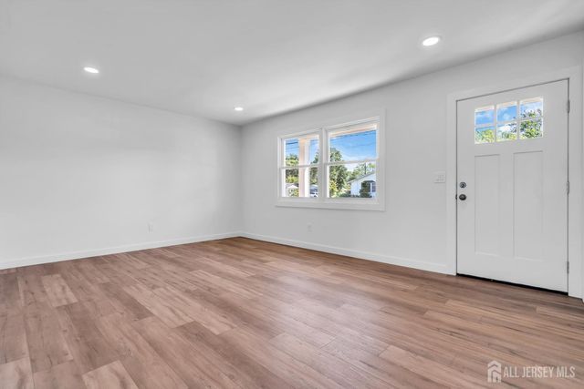 19 Inwood Avenue, Monroe, NJ 08831