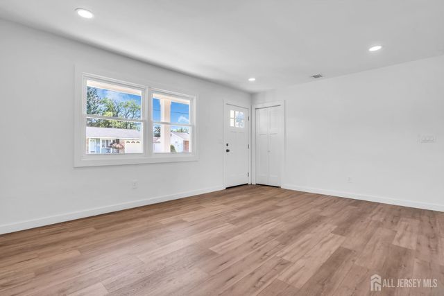 19 Inwood Avenue, Monroe, NJ 08831