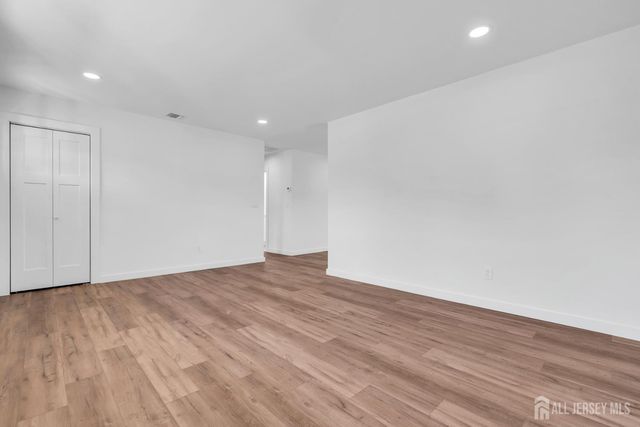 19 Inwood Avenue, Monroe, NJ 08831