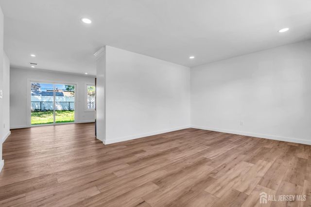 19 Inwood Avenue, Monroe, NJ 08831