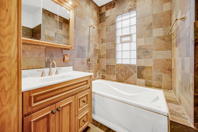 13529 S Burley Avenue, Chicago, IL 60633