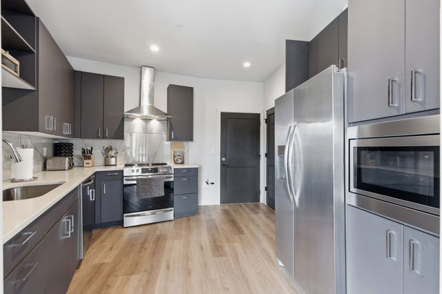 303 31st Ave N Apt 209, Nashville, TN 37203