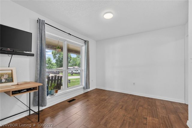 1500 N 13th Street, Van Buren, AR 72956