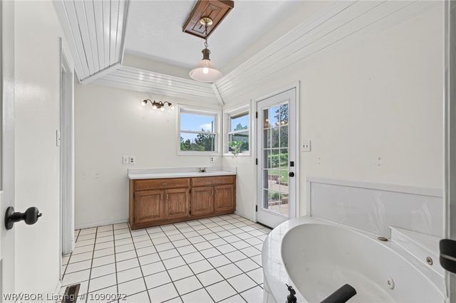 1500 N 13th Street, Van Buren, AR 72956