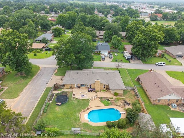 1500 N 13th Street, Van Buren, AR 72956