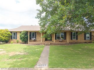 1500 N 13th Street, Van Buren, AR 72956