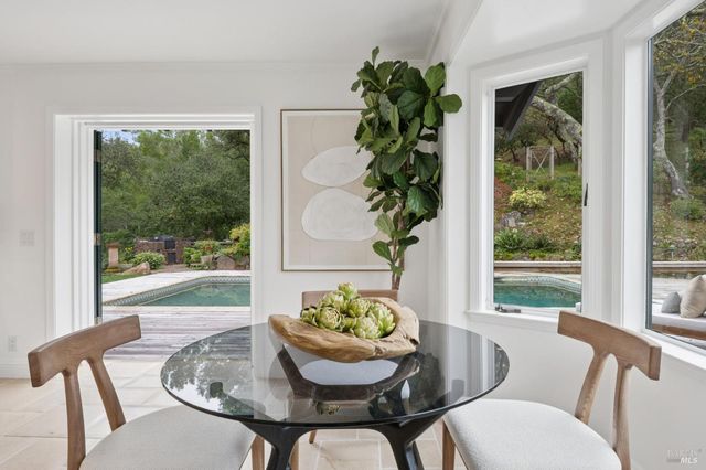 16 Dutch Valley Ln, San Anselmo, CA 94960