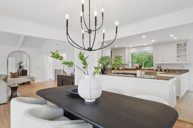 16 Dutch Valley Ln, San Anselmo, CA 94960