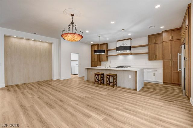 2621 Hanging Rock Drive, Las Vegas, NV 89134