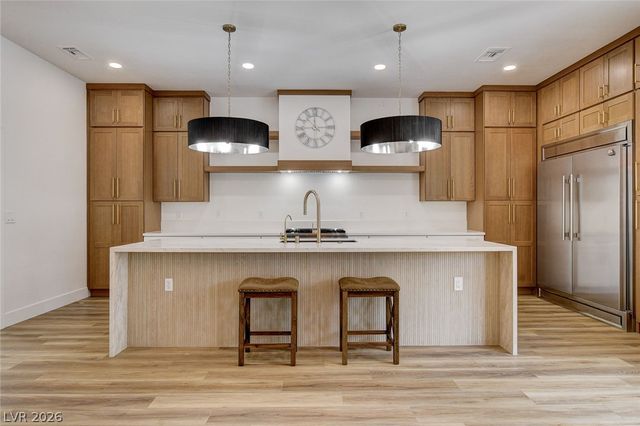 2621 Hanging Rock Drive, Las Vegas, NV 89134