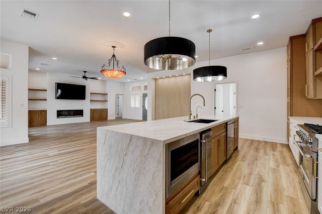 2621 Hanging Rock Drive, Las Vegas, NV 89134
