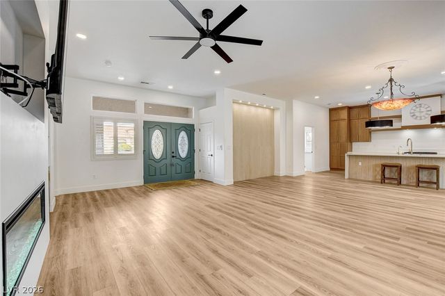 2621 Hanging Rock Drive, Las Vegas, NV 89134
