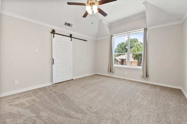 2216 Reverchon Drive, Arlington, TX 76017