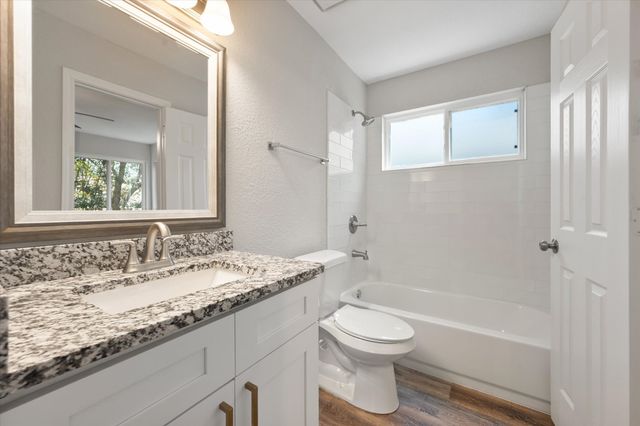 2216 Reverchon Drive, Arlington, TX 76017
