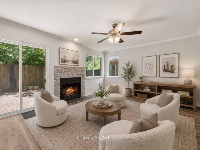 2216 Reverchon Drive, Arlington, TX 76017