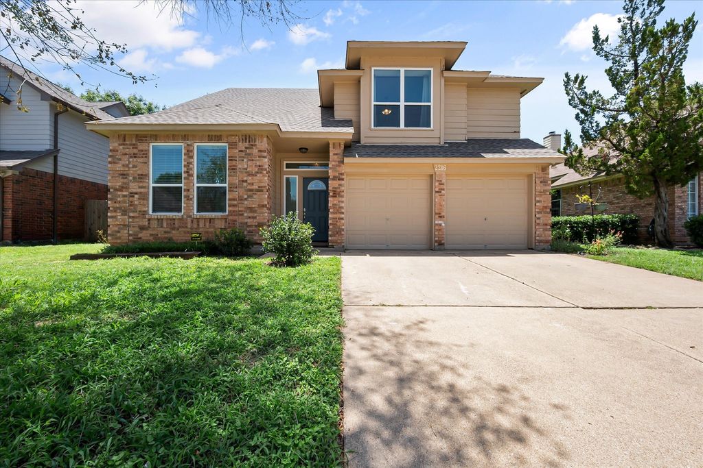 2216 Reverchon Drive, Arlington, TX 76017