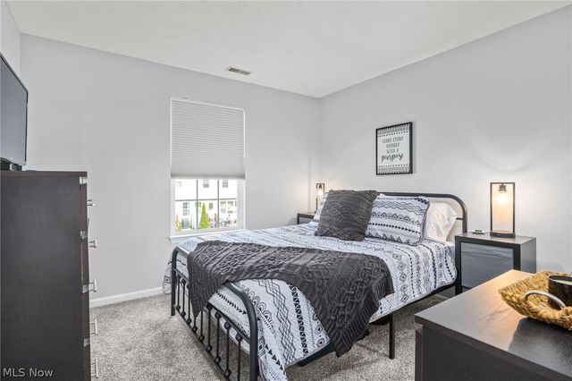 106 Pebble Court, Berea, OH 44017