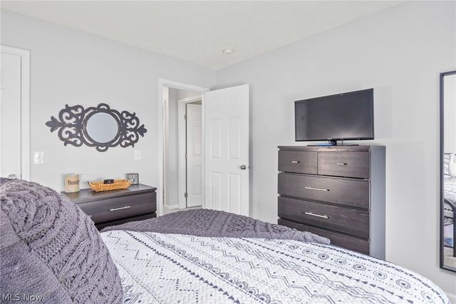 106 Pebble Court, Berea, OH 44017