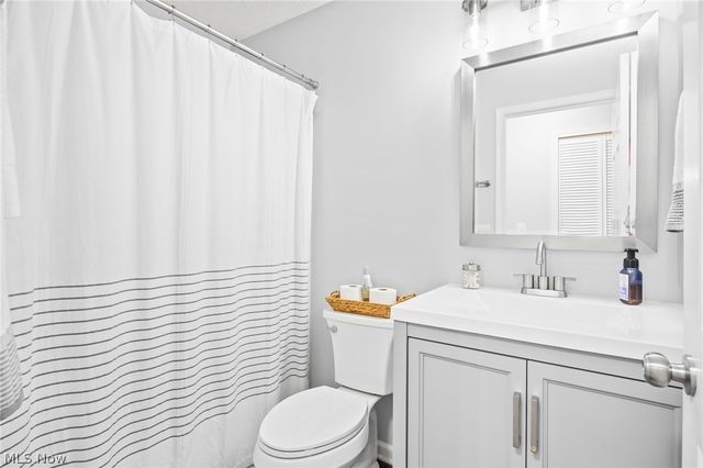 106 Pebble Court, Berea, OH 44017