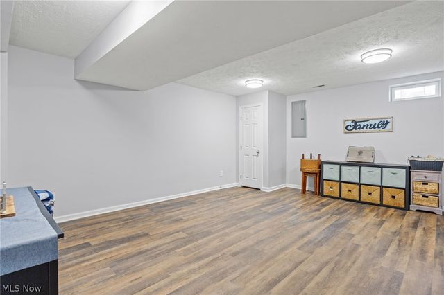 106 Pebble Court, Berea, OH 44017