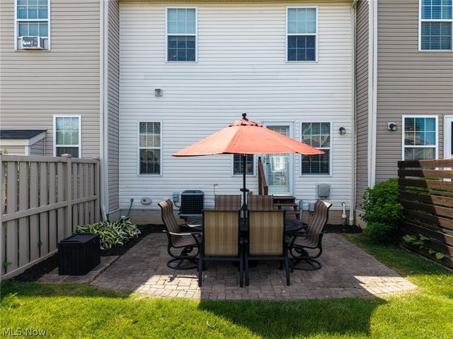 106 Pebble Court, Berea, OH 44017