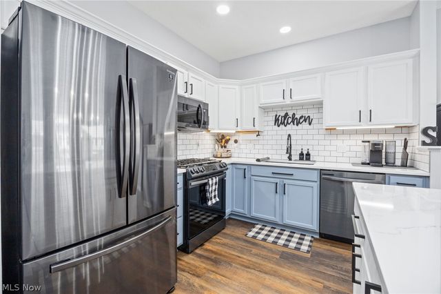 106 Pebble Court, Berea, OH 44017